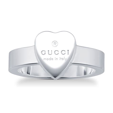 heart ring with gucci trademark